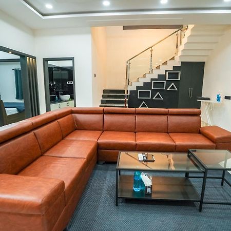 N Cube Serviced Apartments Хайдарабад Экстерьер фото